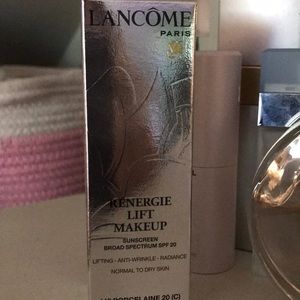 Lancôme Regenerie Lift Makeup 140 porcelain